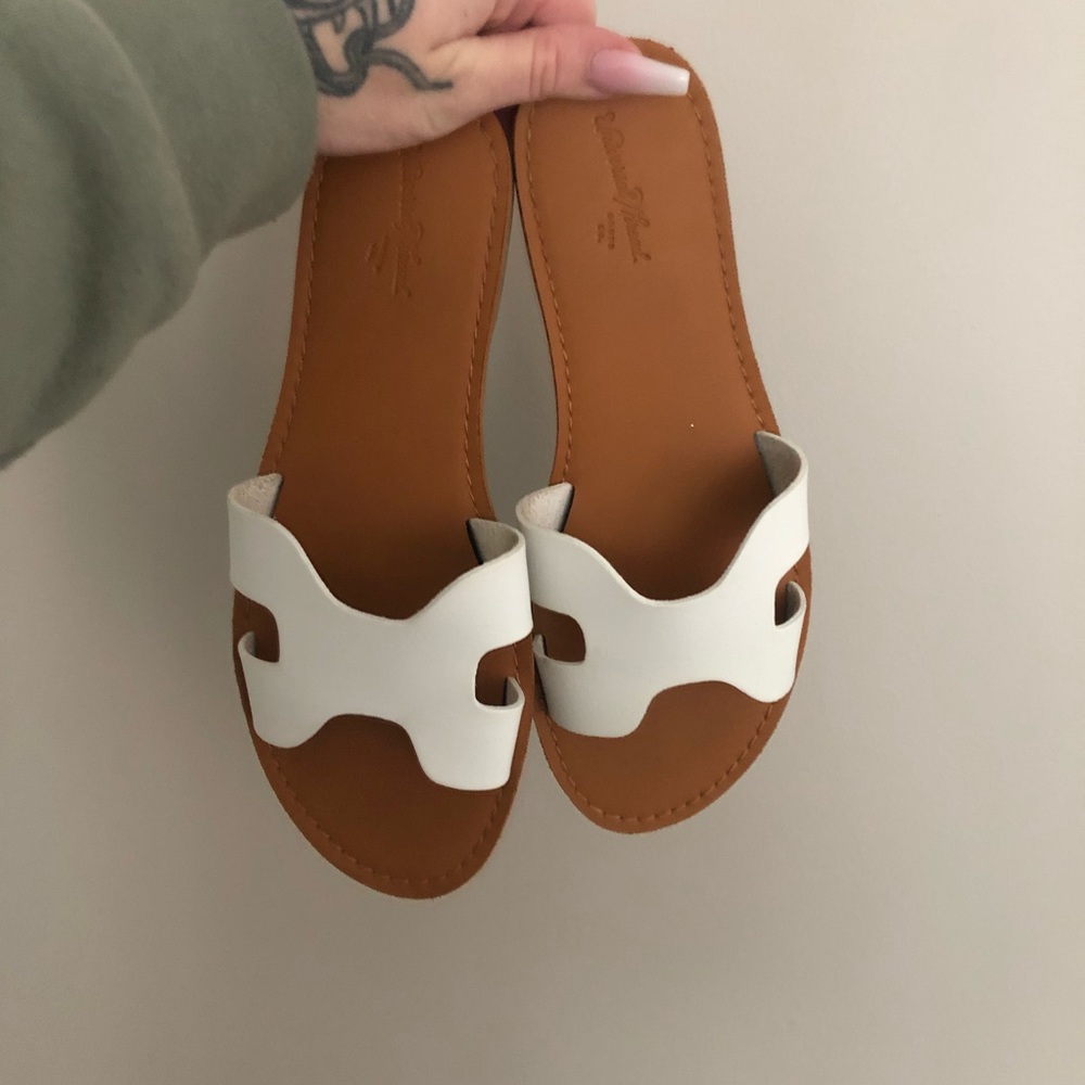 Universal Threads Sandals - Size 6